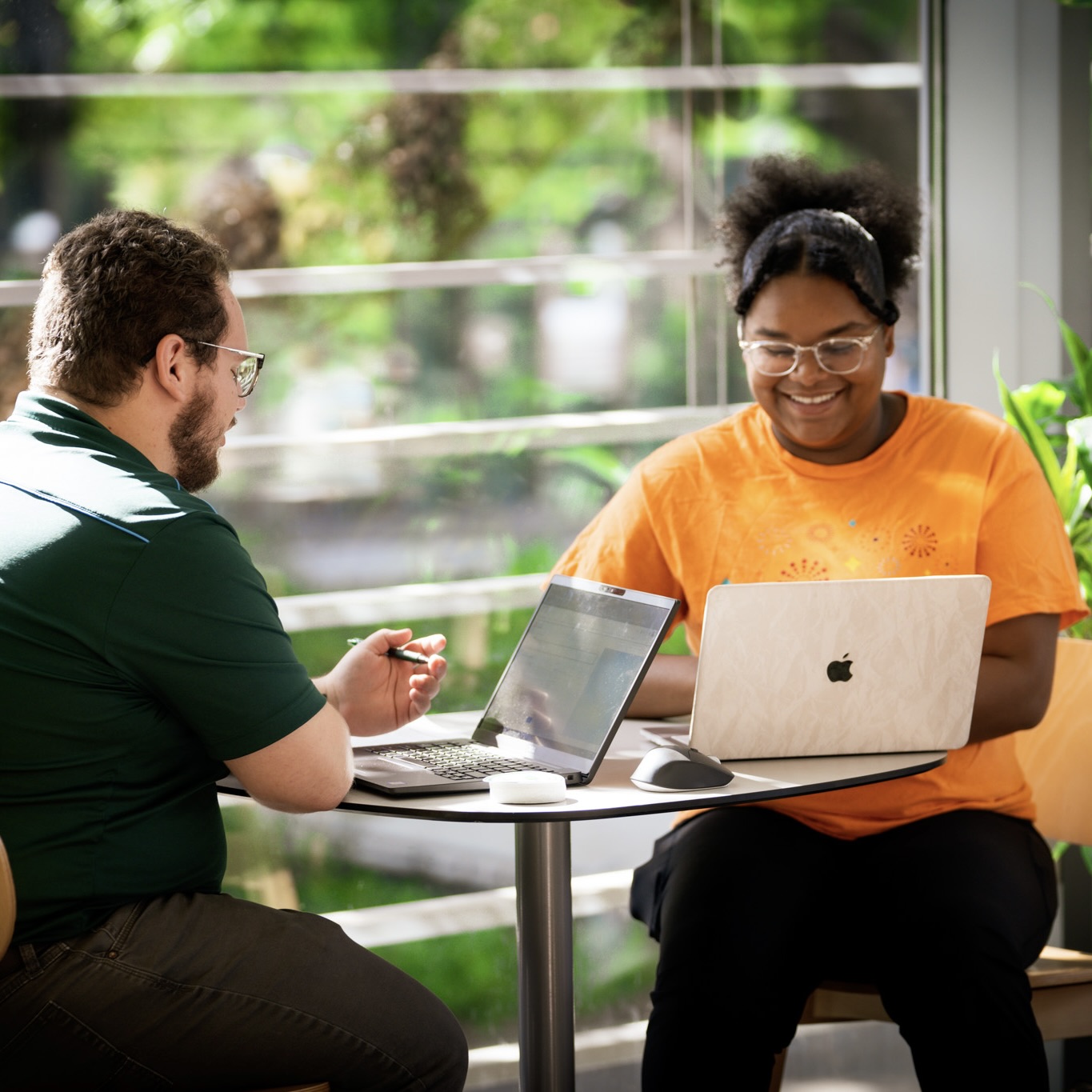 Student at drop-in advising event in the LBC